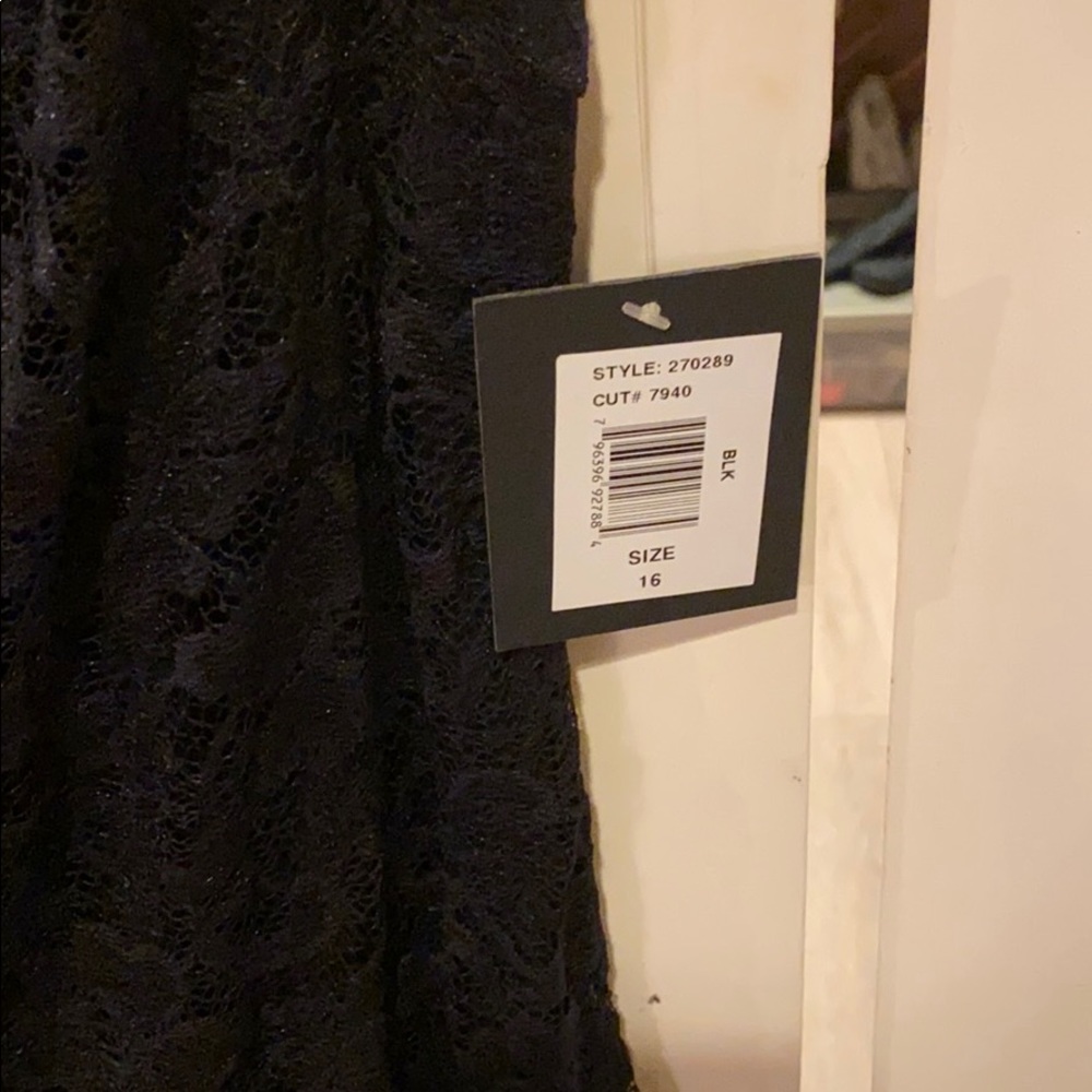 Dress - Picture 2 of 3